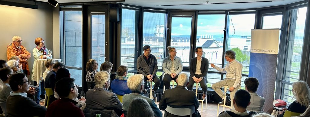 Auf dem Podium von links Jan Eggers, Marie Klement, Danny Nils Schneider und Moderator Andreas Knierim